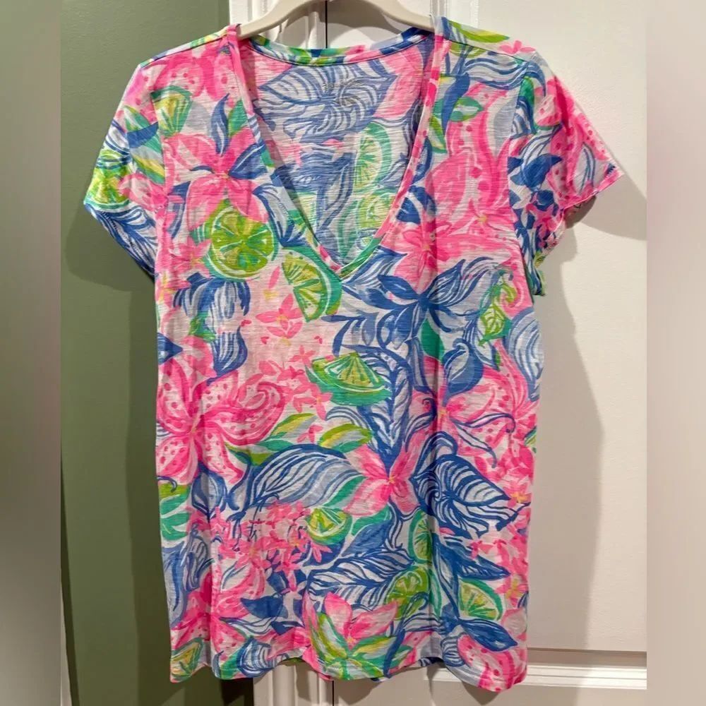 Lilly Pulitzer Pink Blue Green Floral V-Neck Short Sleeve Tee